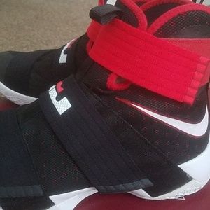 LEBRON SOLDIER 10